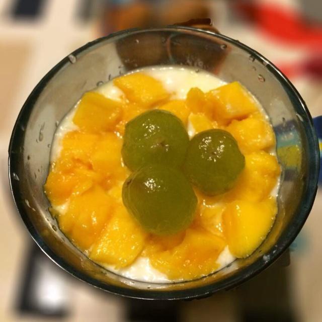 芒果老酸奶的做法