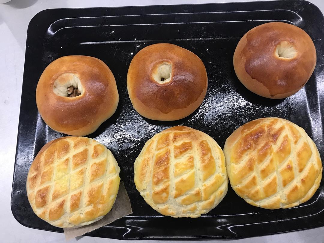 好吃到炸裂的港式菠萝包（附带制作酥皮的小视频）