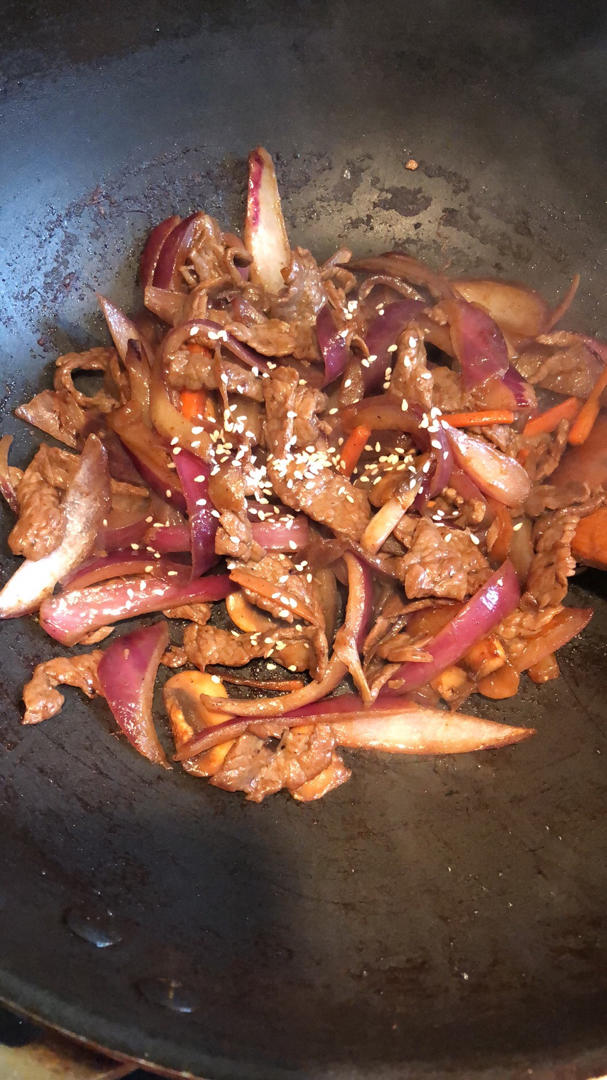 洋葱炒牛肉（简单方便）