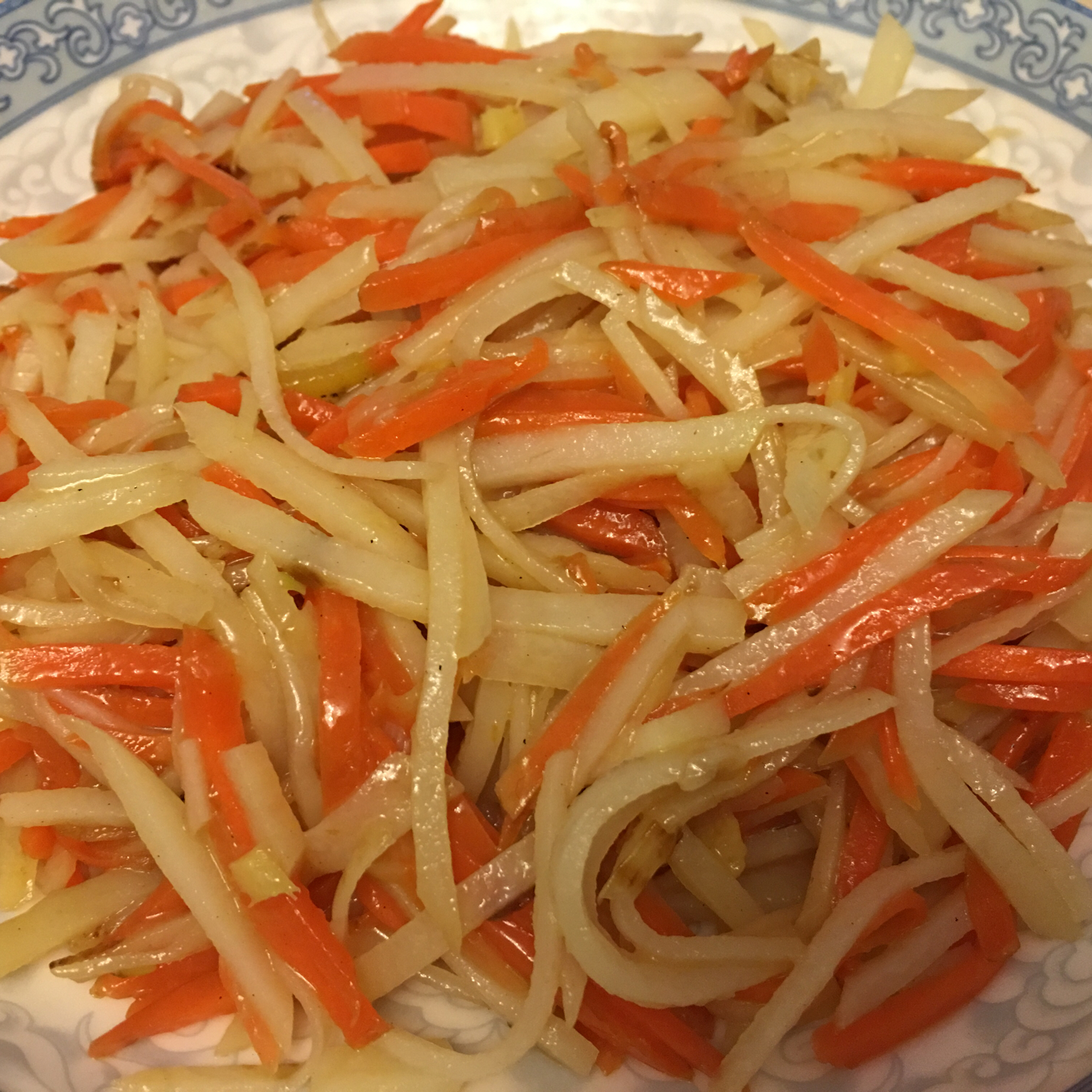 胡萝卜丝炒土豆丝