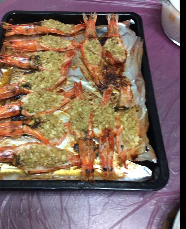 葱姜蒜蓉蒸开背大虾
