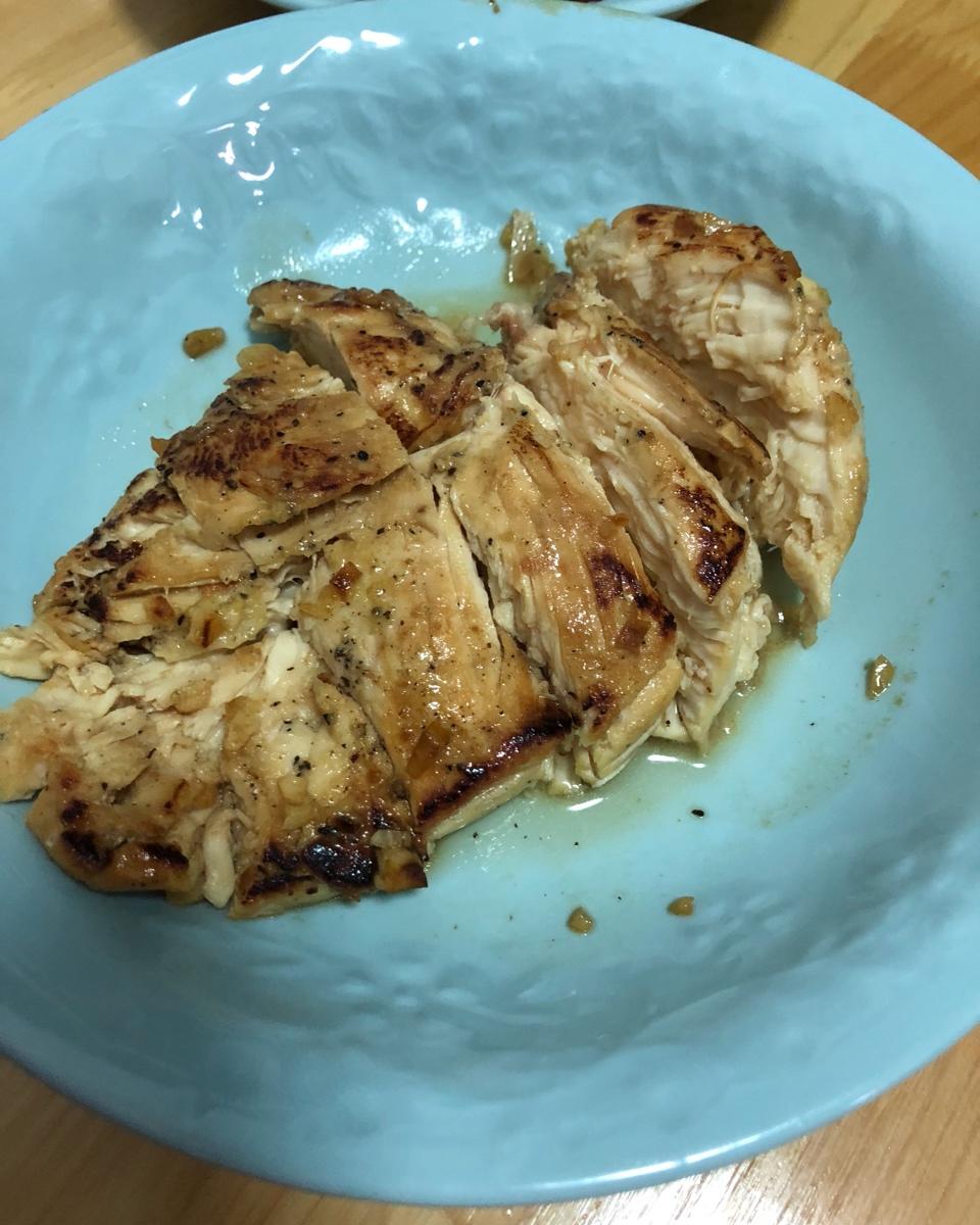 酷炫屌炸天好吃的煎鸡胸肉（香蒜蜂蜜煎鸡胸肉）