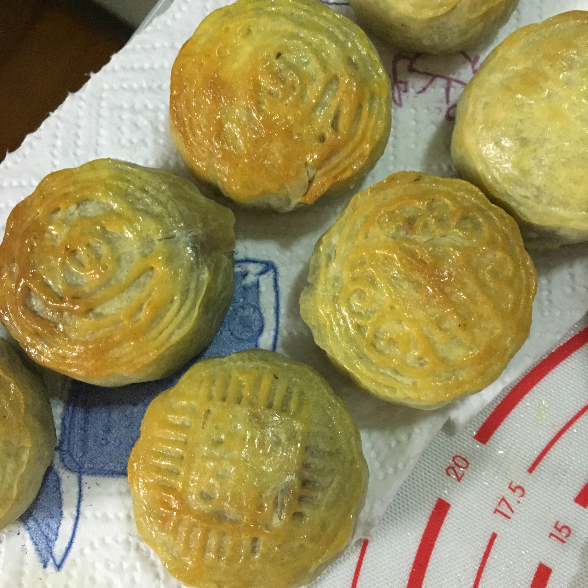 五仁/蛋黄月饼*超详步骤（无转化糖浆无枧水）