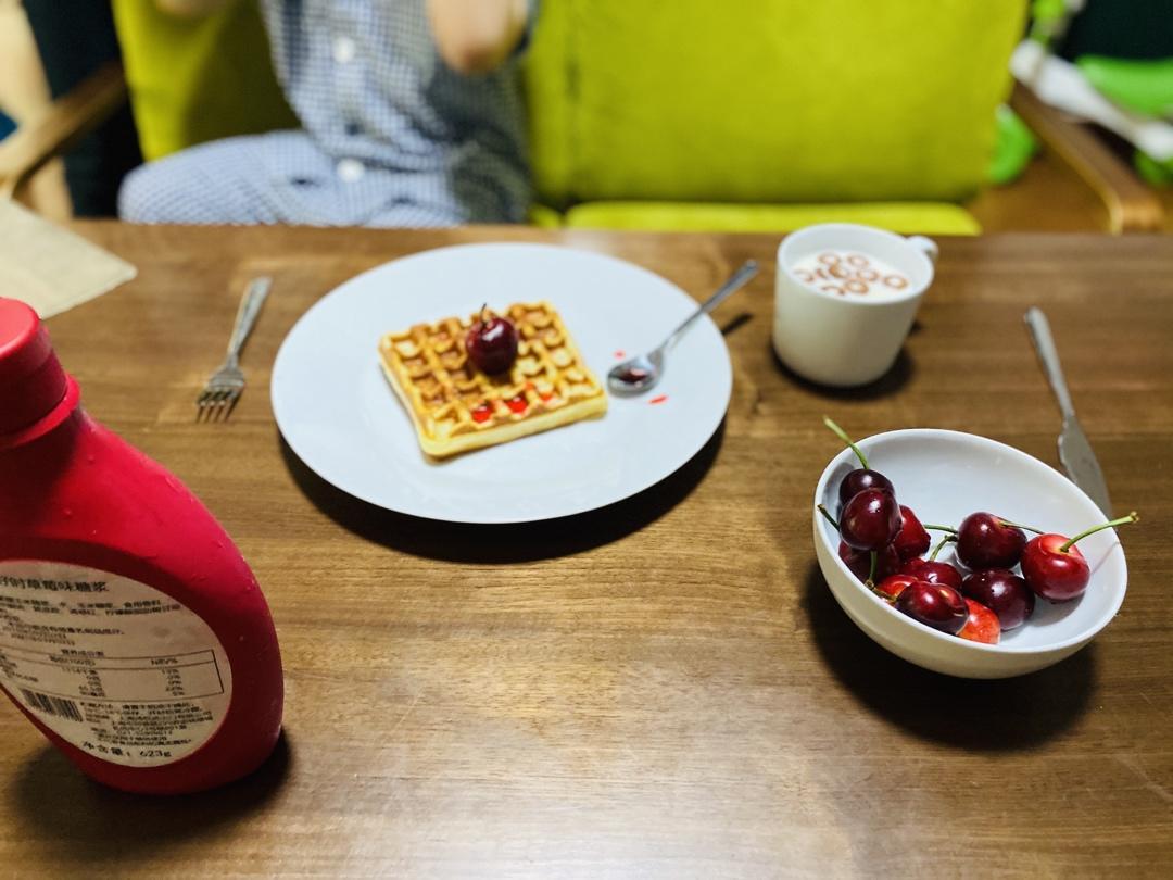 不加泡打粉也能无比松软的华夫饼，蛋奶香味儿十足