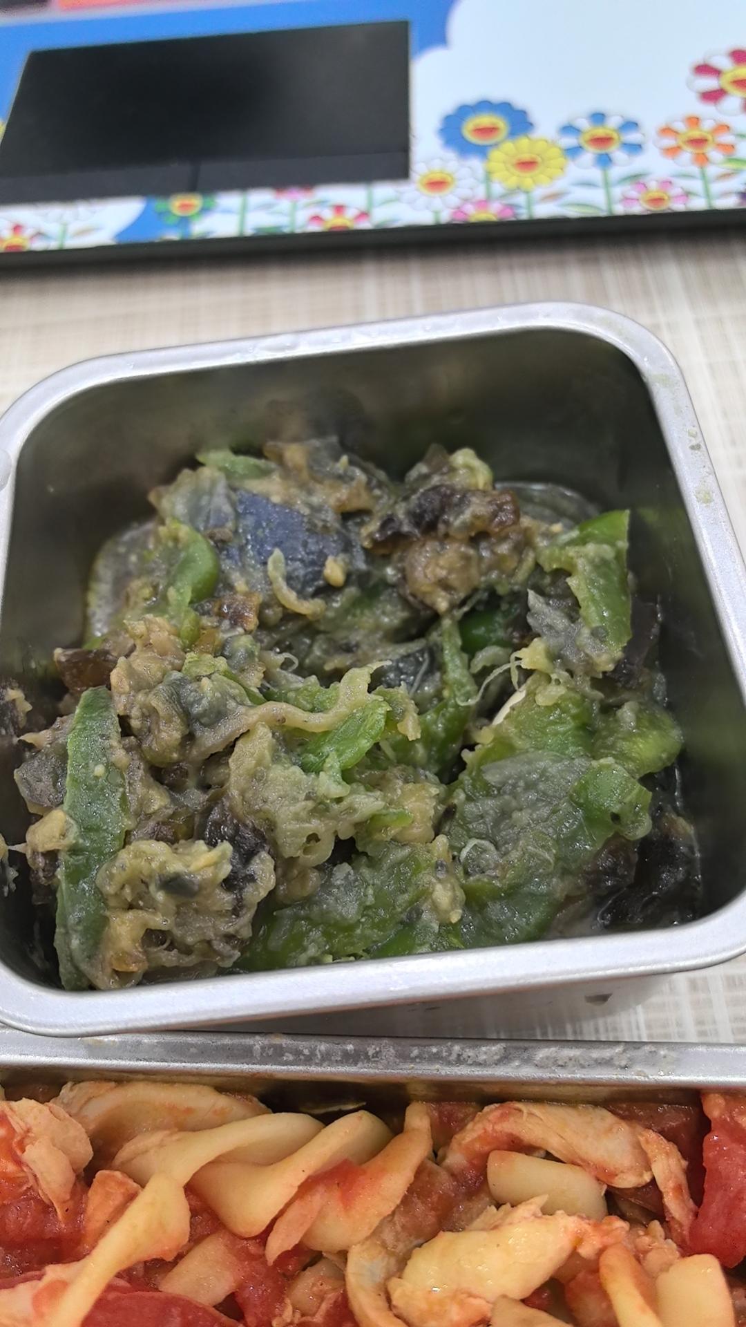 擂辣椒皮蛋茄子
