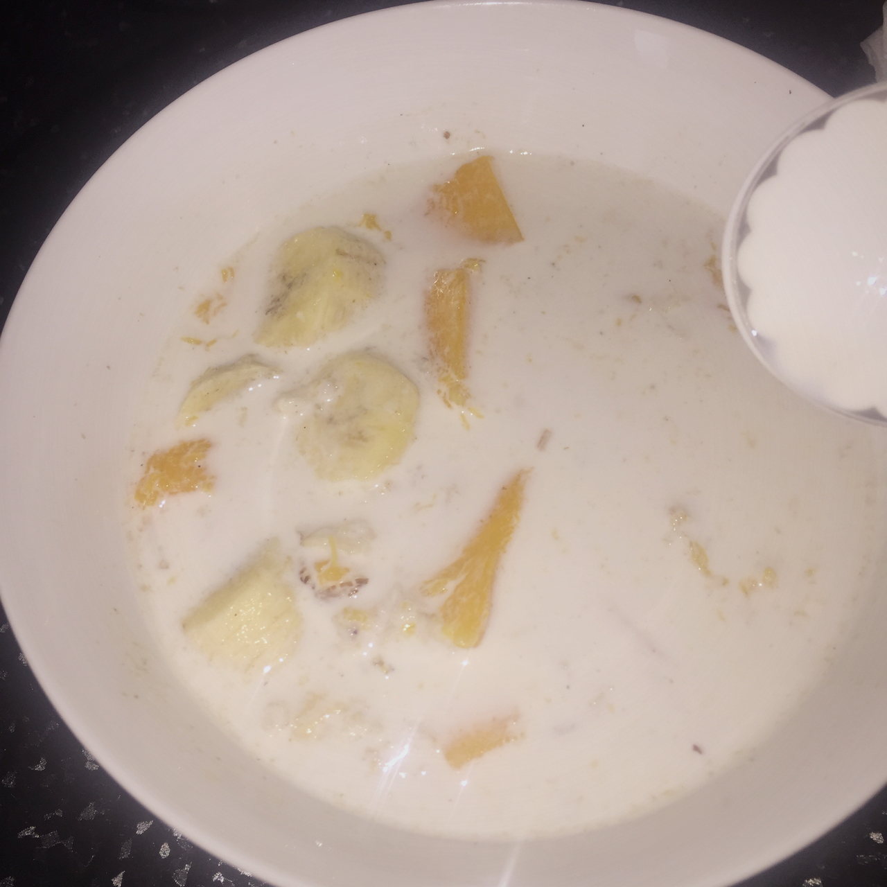 牛奶燕麦泡香蕉（减肥快手早餐）