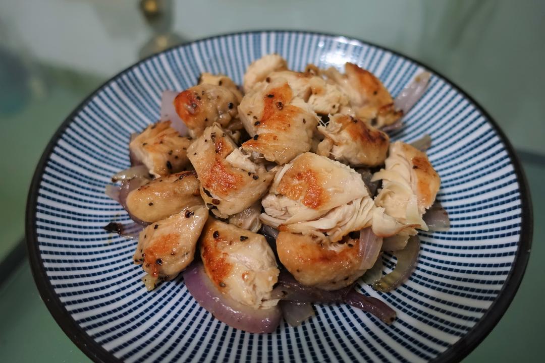 健身厨男版：香煎滑嫩鸡胸肉，全网最流行的鸡胸吃法！