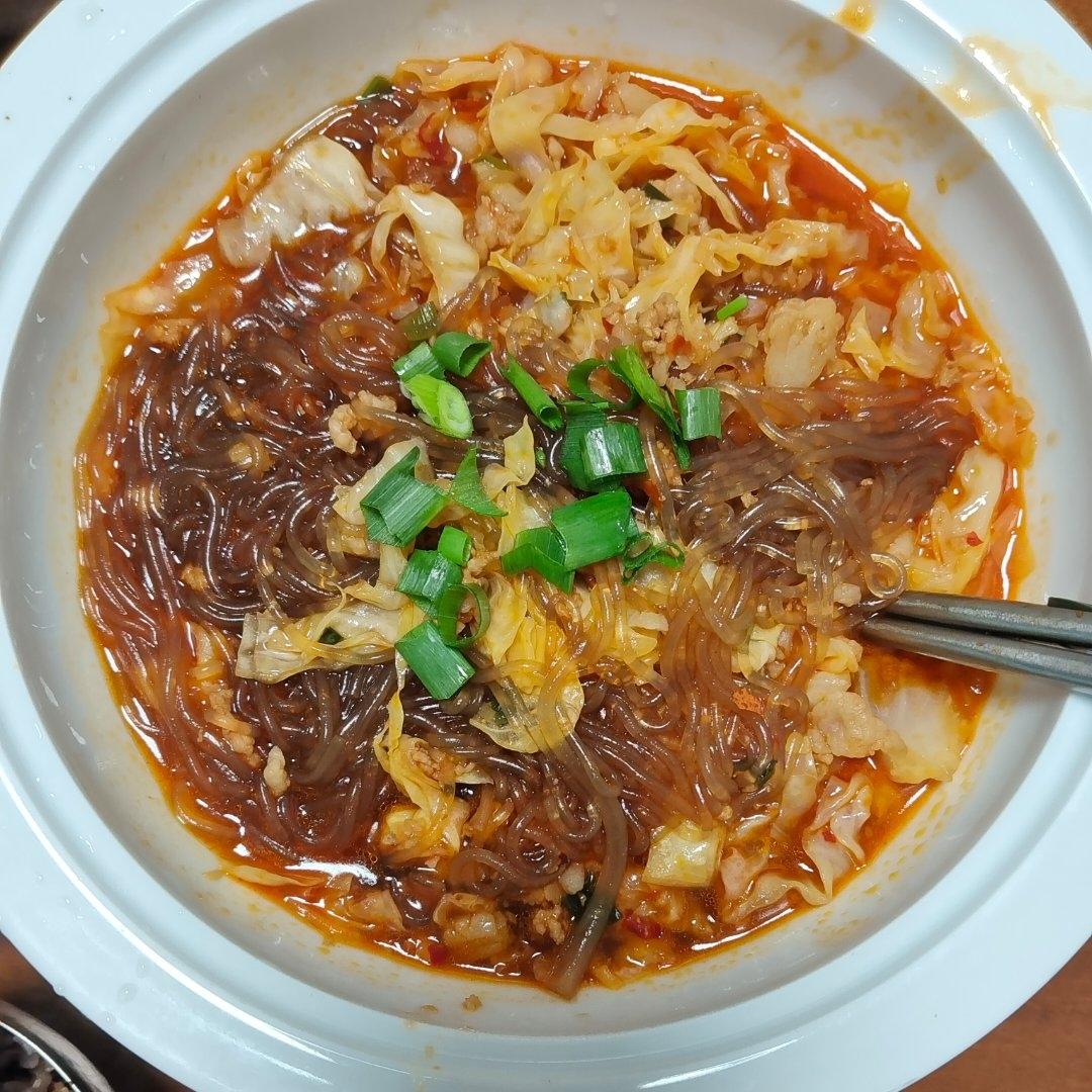 10分钟快手菜，巨下饭的肉沫粉丝煲