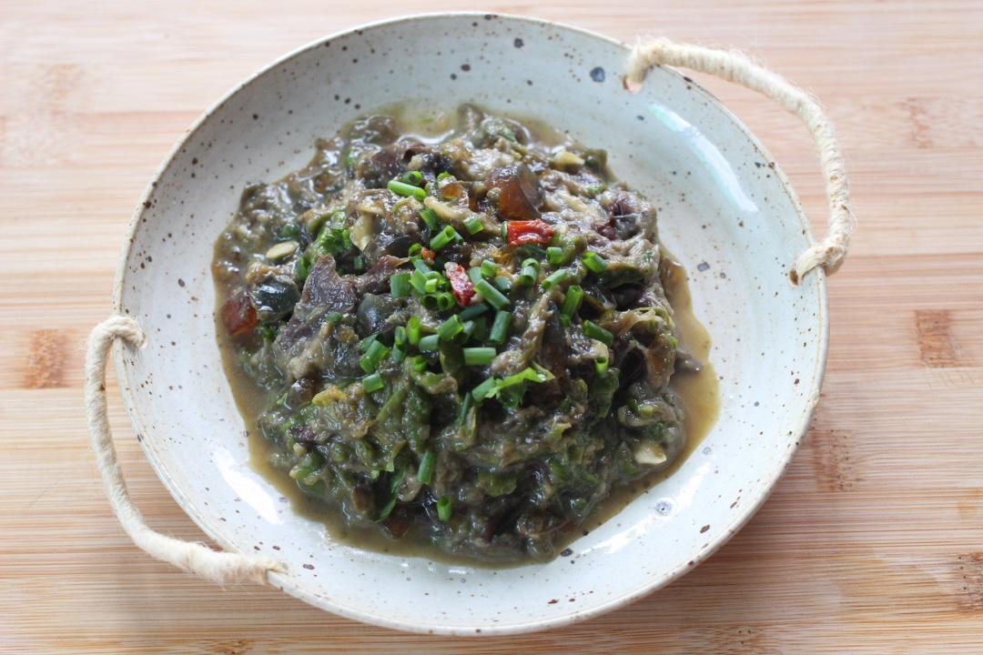 给大家推荐一款心心念念的湖南下饭菜擂辣椒松花蛋