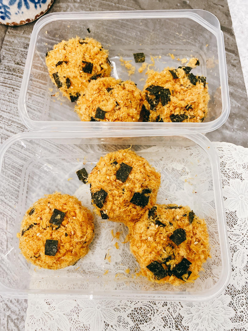 美味海苔肉松小贝