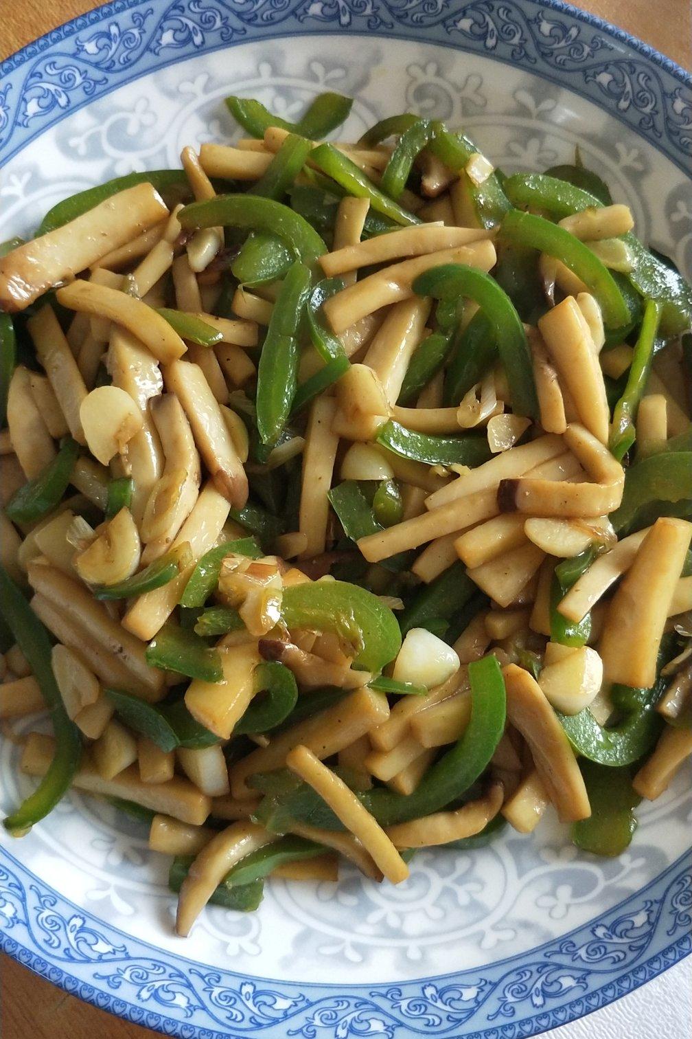 青椒素炒杏鲍菇