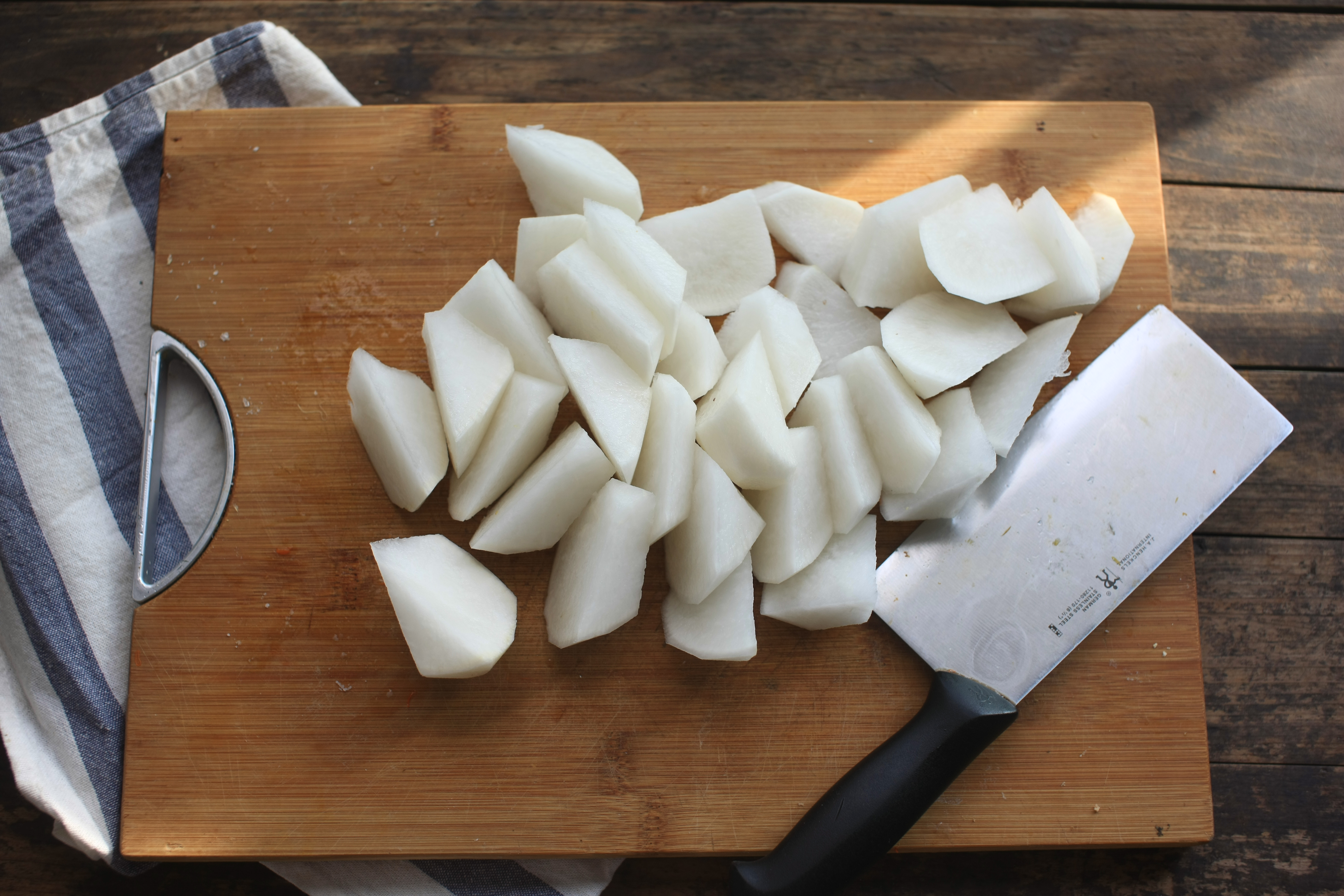 清炖羊肉萝卜汤——staub珐琅铸铁锅的做法 步骤2