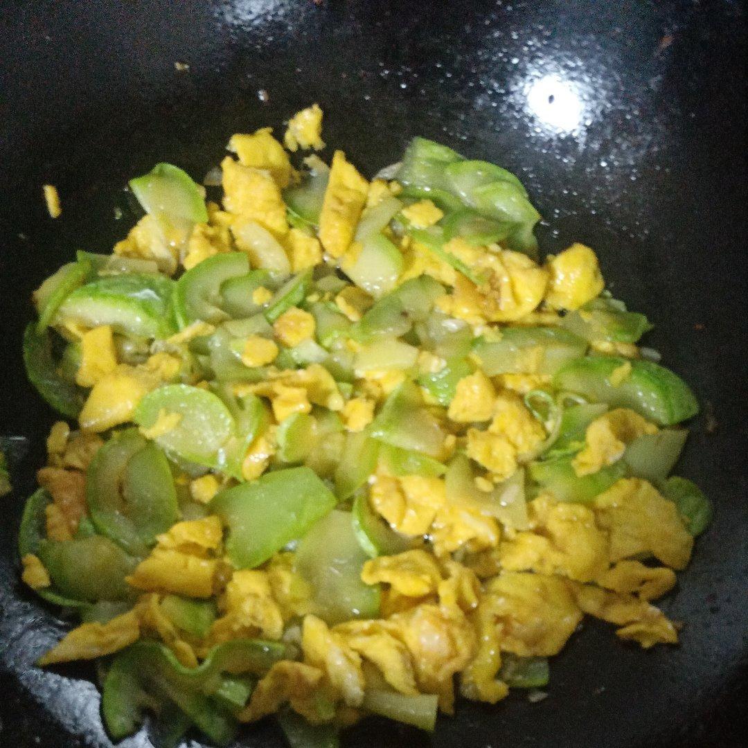西葫芦炒鸡蛋