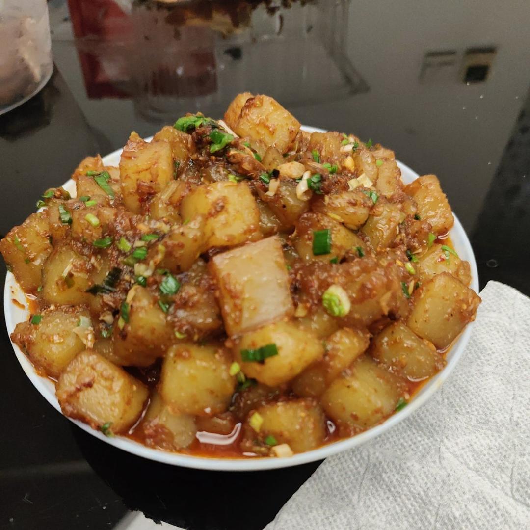 蒜香浓郁的炒凉粉😋