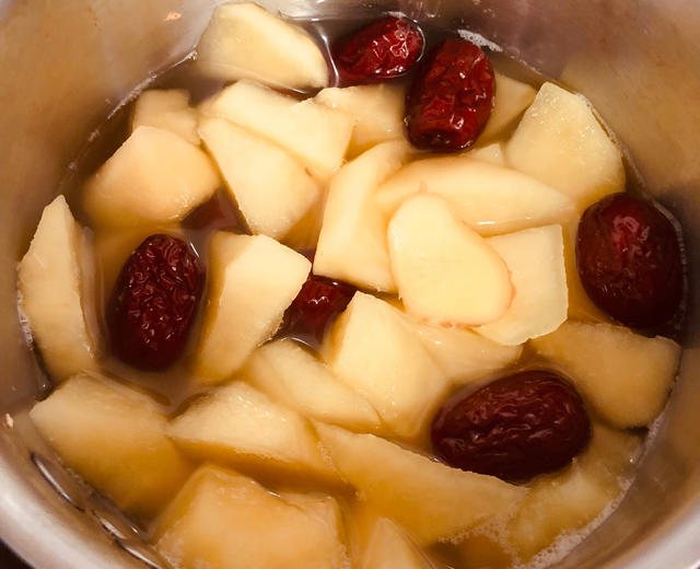 润肠通便滋阴润肺美容养颜的苹果+生姜+红枣汤的做法