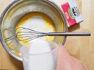 简单香甜的烤蛋奶吐司布丁的做法 步骤3