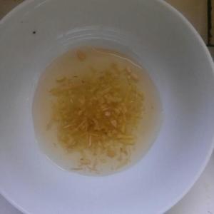 翡翠鱼丸汤（龙利鱼）的做法 步骤2