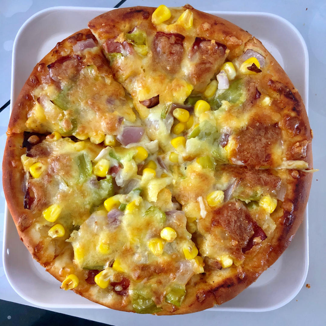 含宣软饼皮做法、自己在家也能做出馅料十足、超拉丝的美味诱人披萨