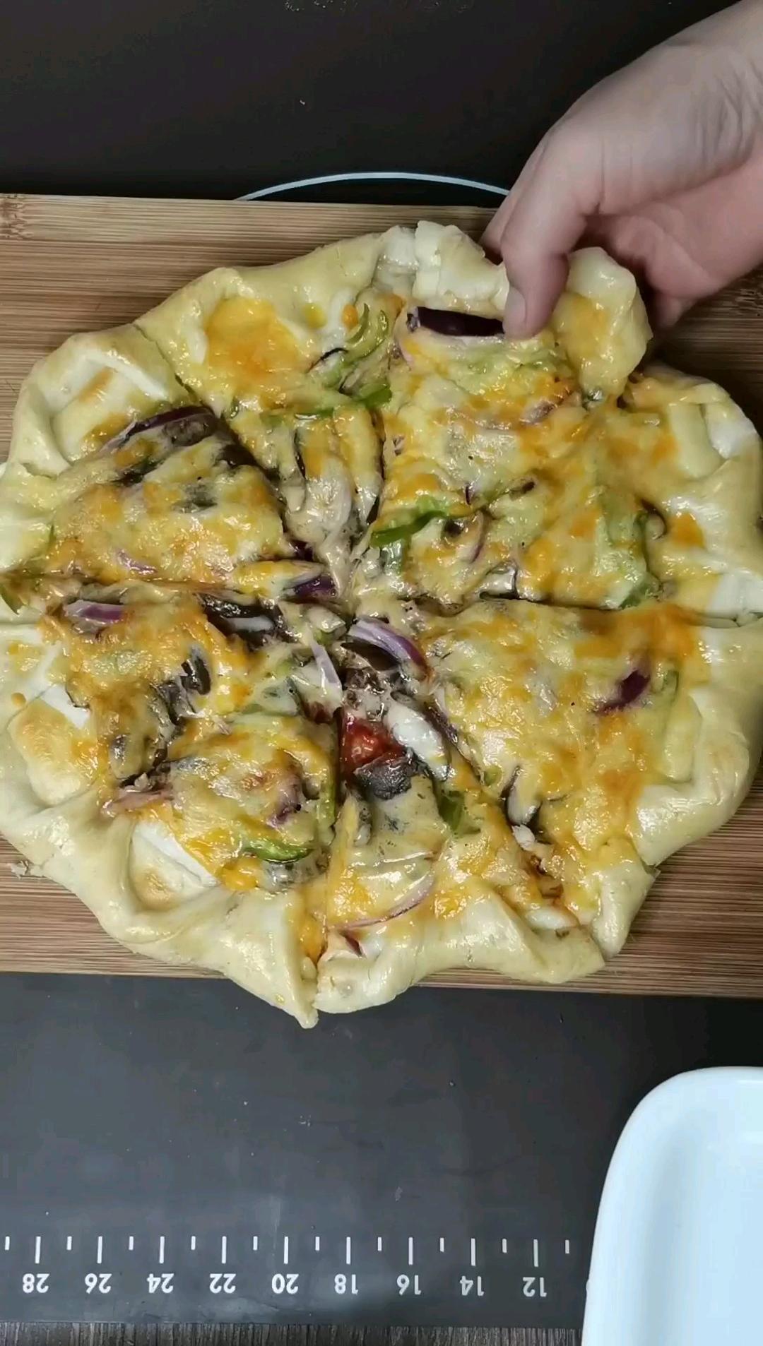 芝心披萨饼底的制作