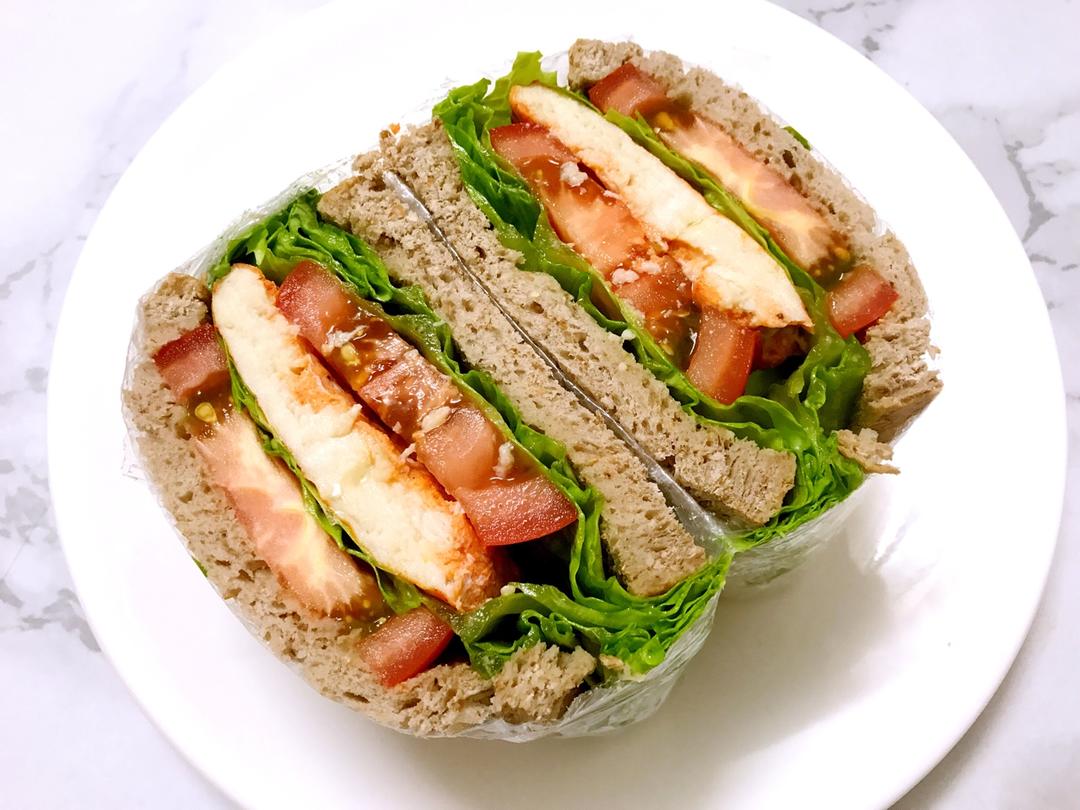 珍爱生命远离足球做的低脂鸡胸肉三明治