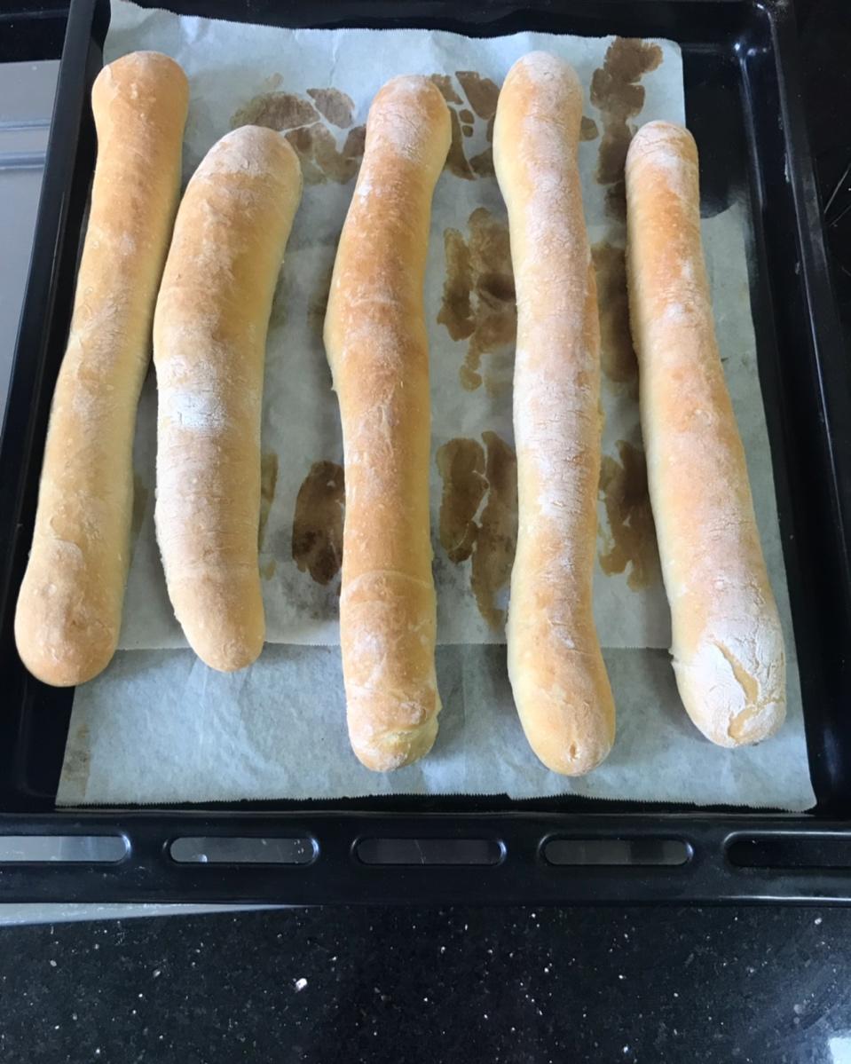 香脆健康的全麦法棍Whole Wheat Baguette