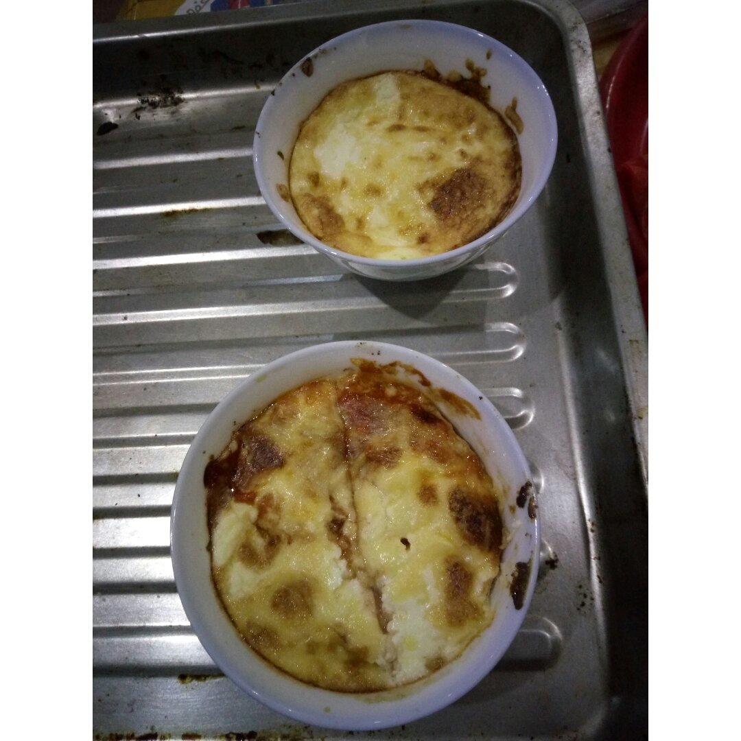 只需摆好材料去微波！惊艳全家的早餐端上桌：香肠奶酪烘蛋