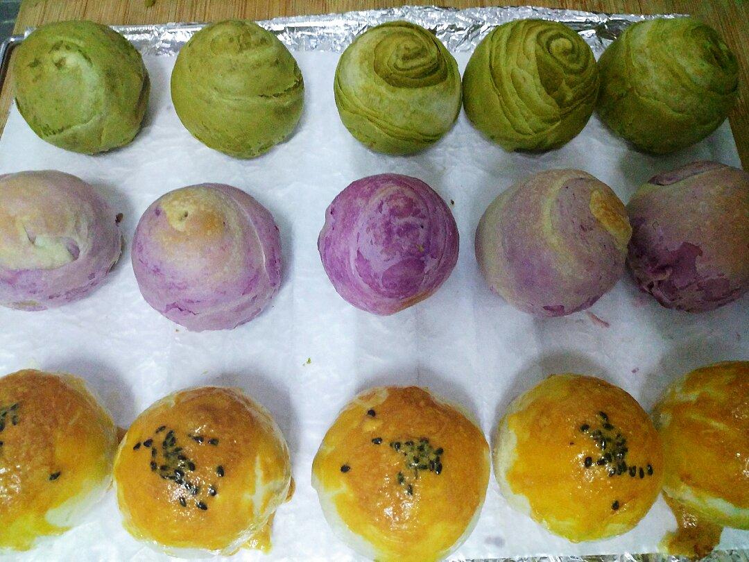 蛋黄酥~紫薯、抹茶、原味~花好月圆，中秋快乐~内附一次做六色蛋黄酥方法~