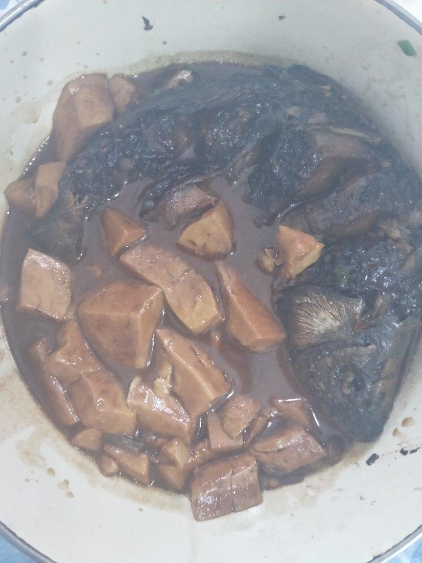 豆瓣鲫鱼炖豆腐