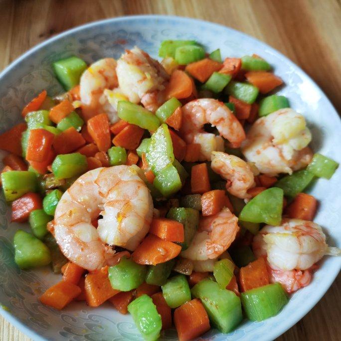 虾仁炒黄瓜胡萝卜
