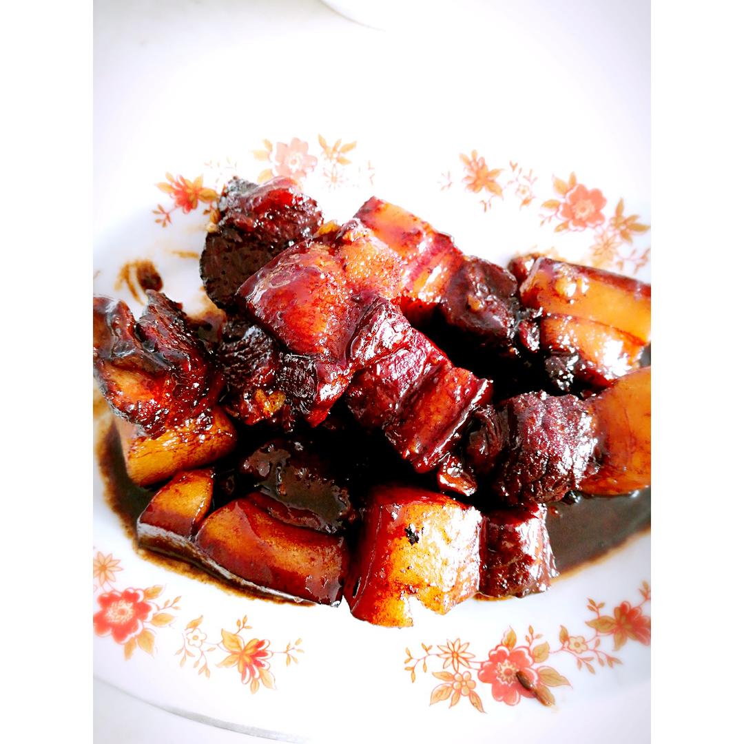 吃着碗里望着锅里的红烧肉