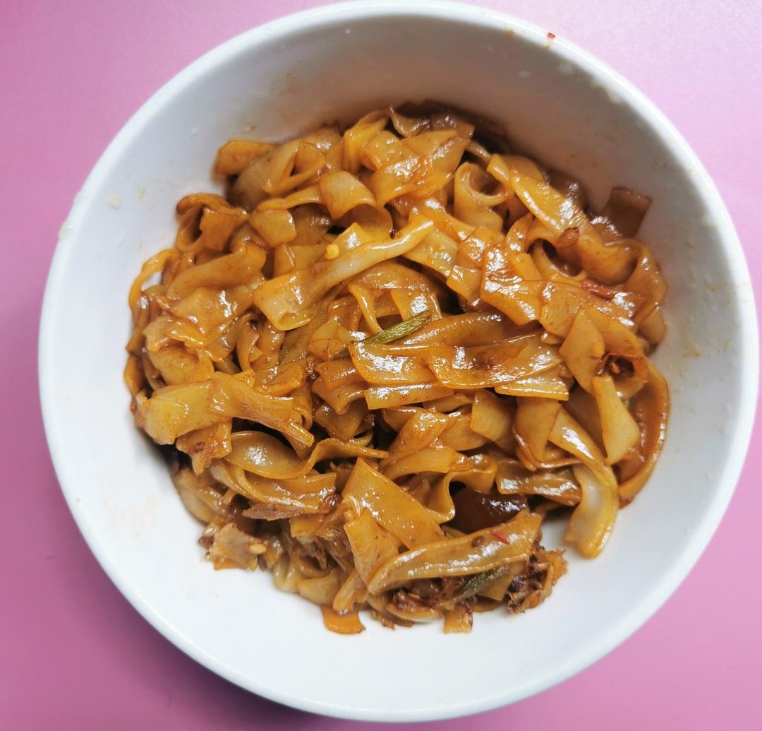 巨好吃的炒河粉