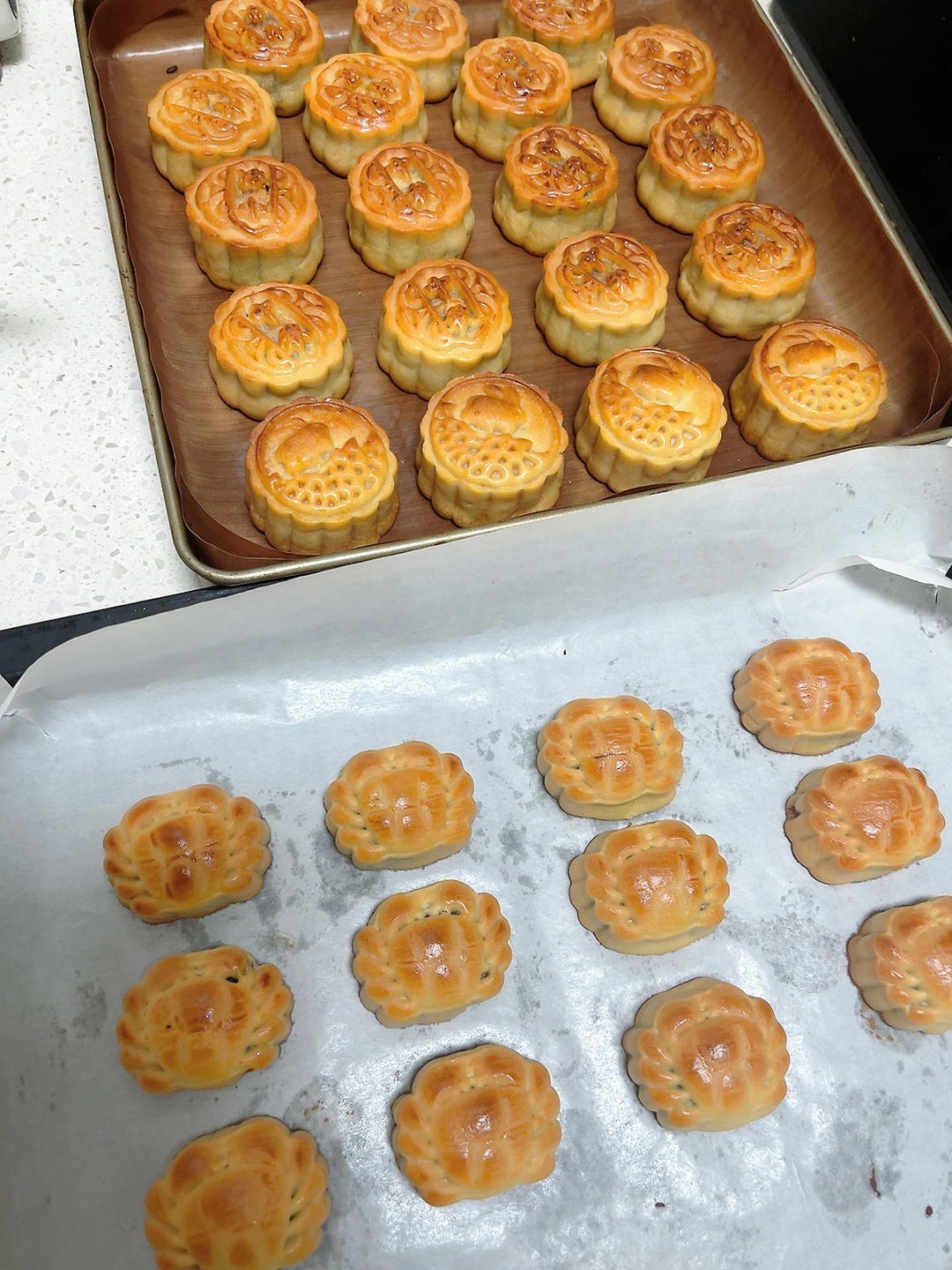 广式月饼—蛋黄莲蓉月饼