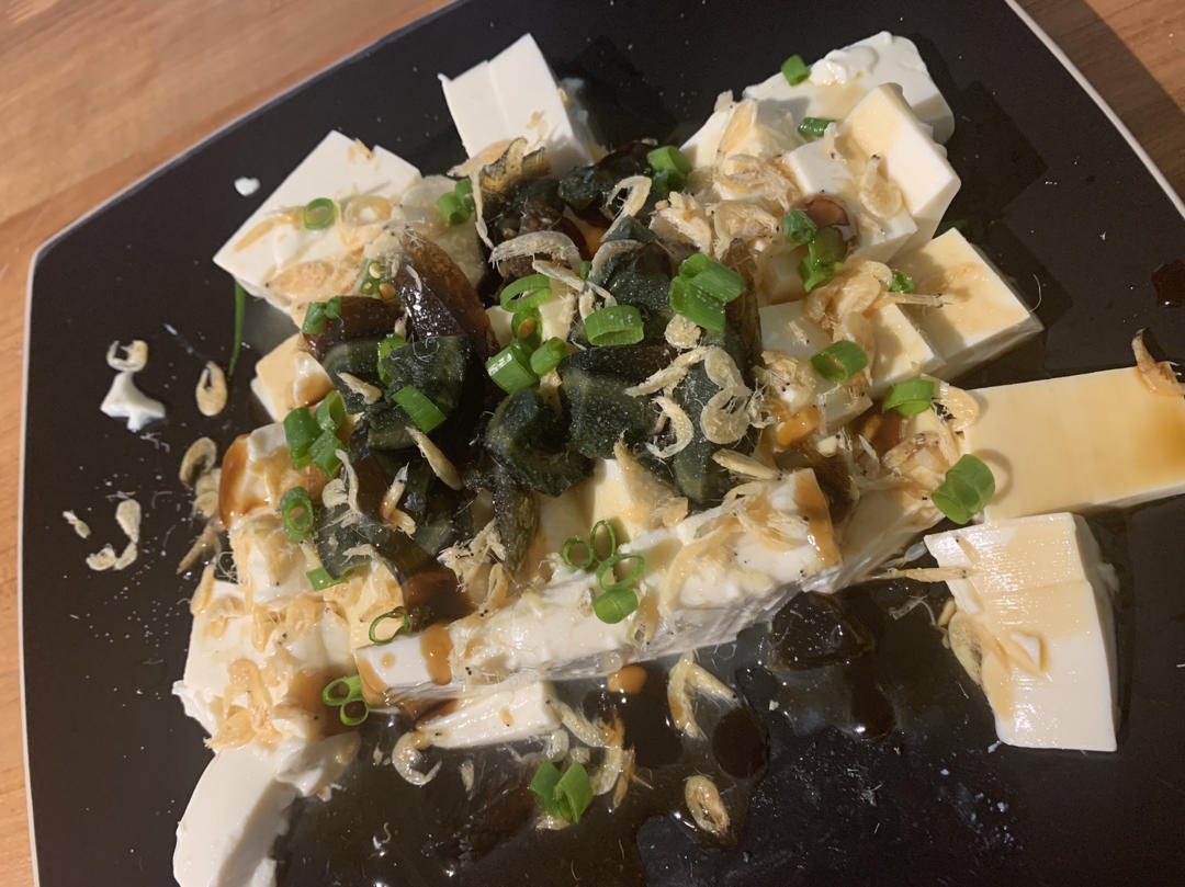 凉拌皮蛋豆腐
