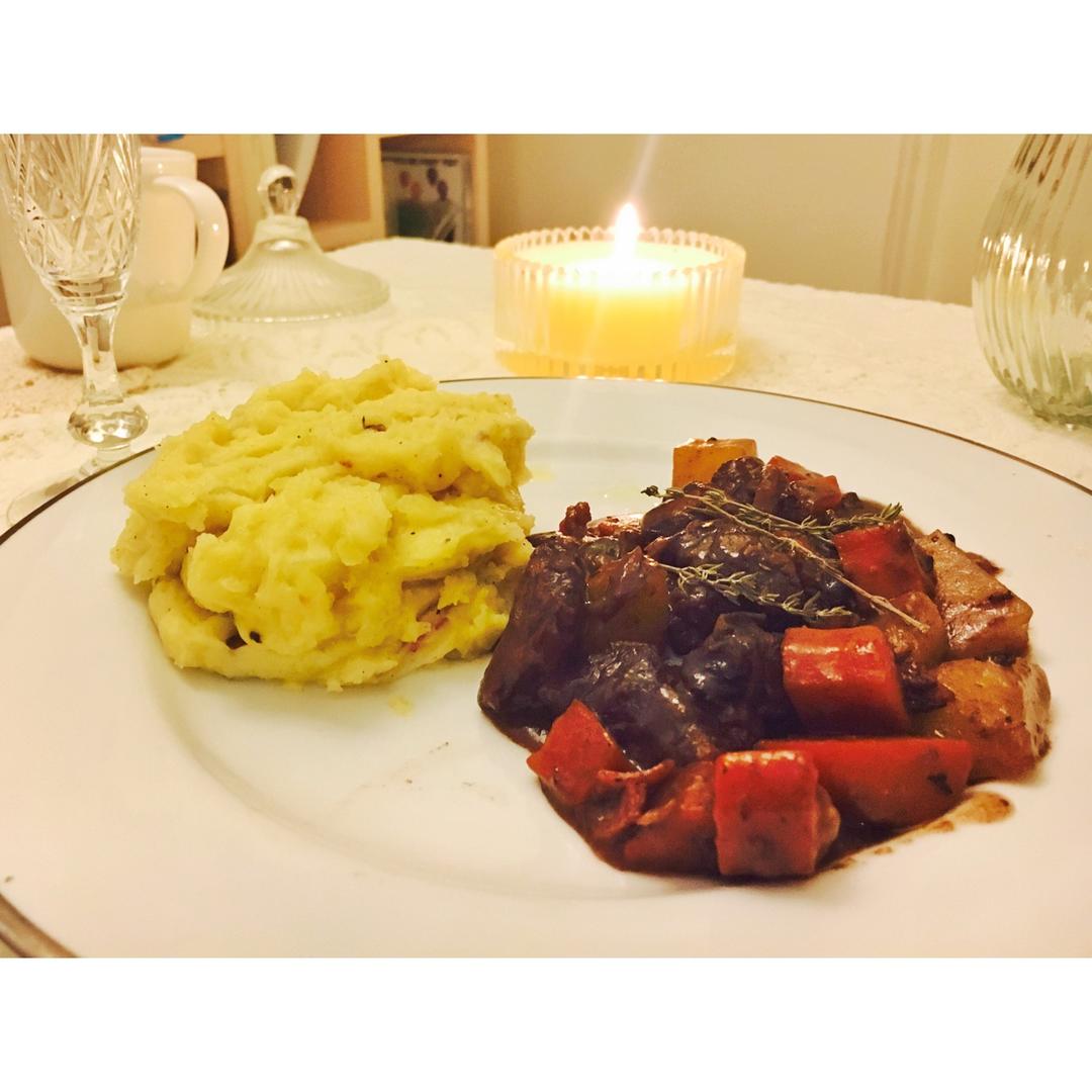 勃艮第红酒炖牛肉
