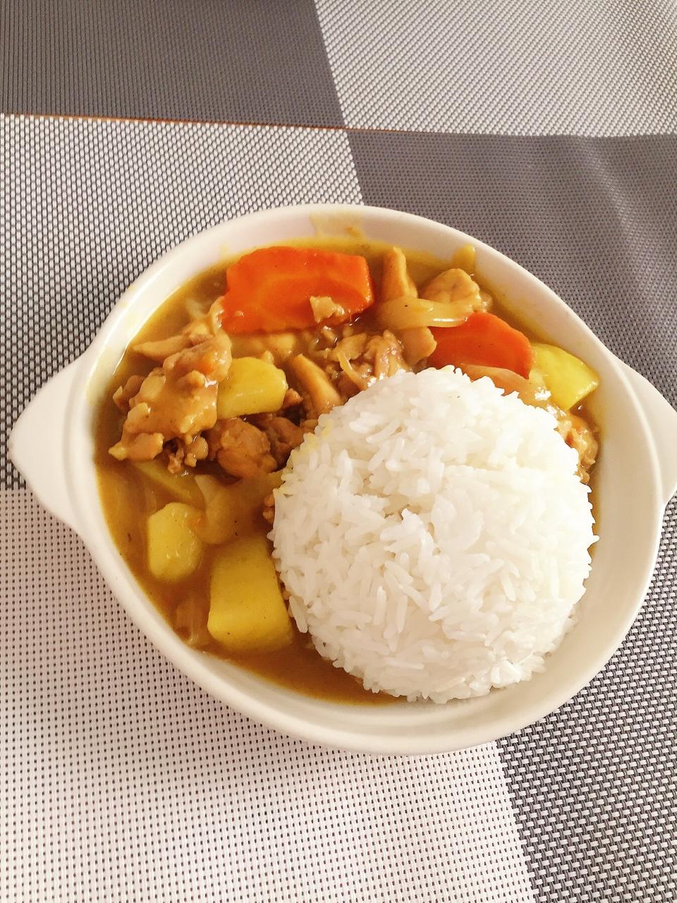 咖喱鸡肉饭