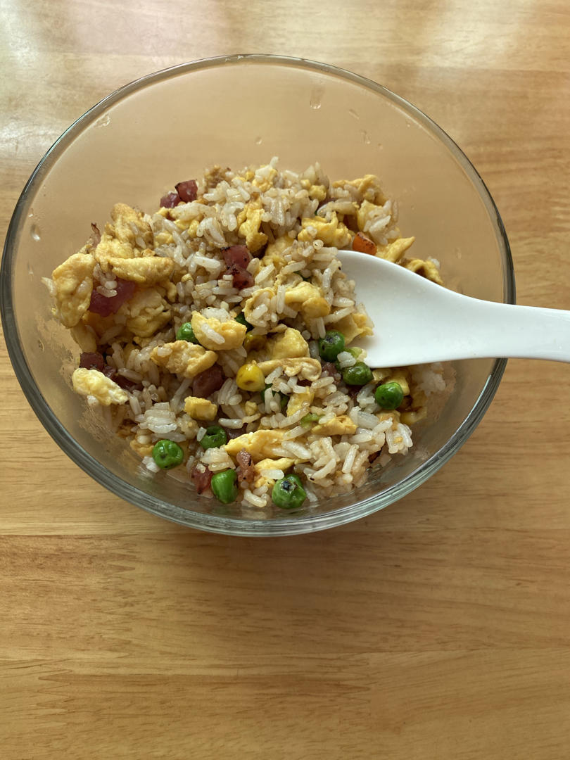 快手香肠蛋炒饭