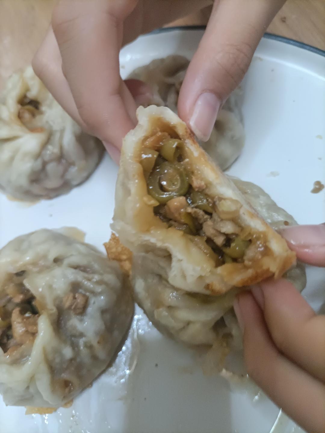 茄子酱肉包子