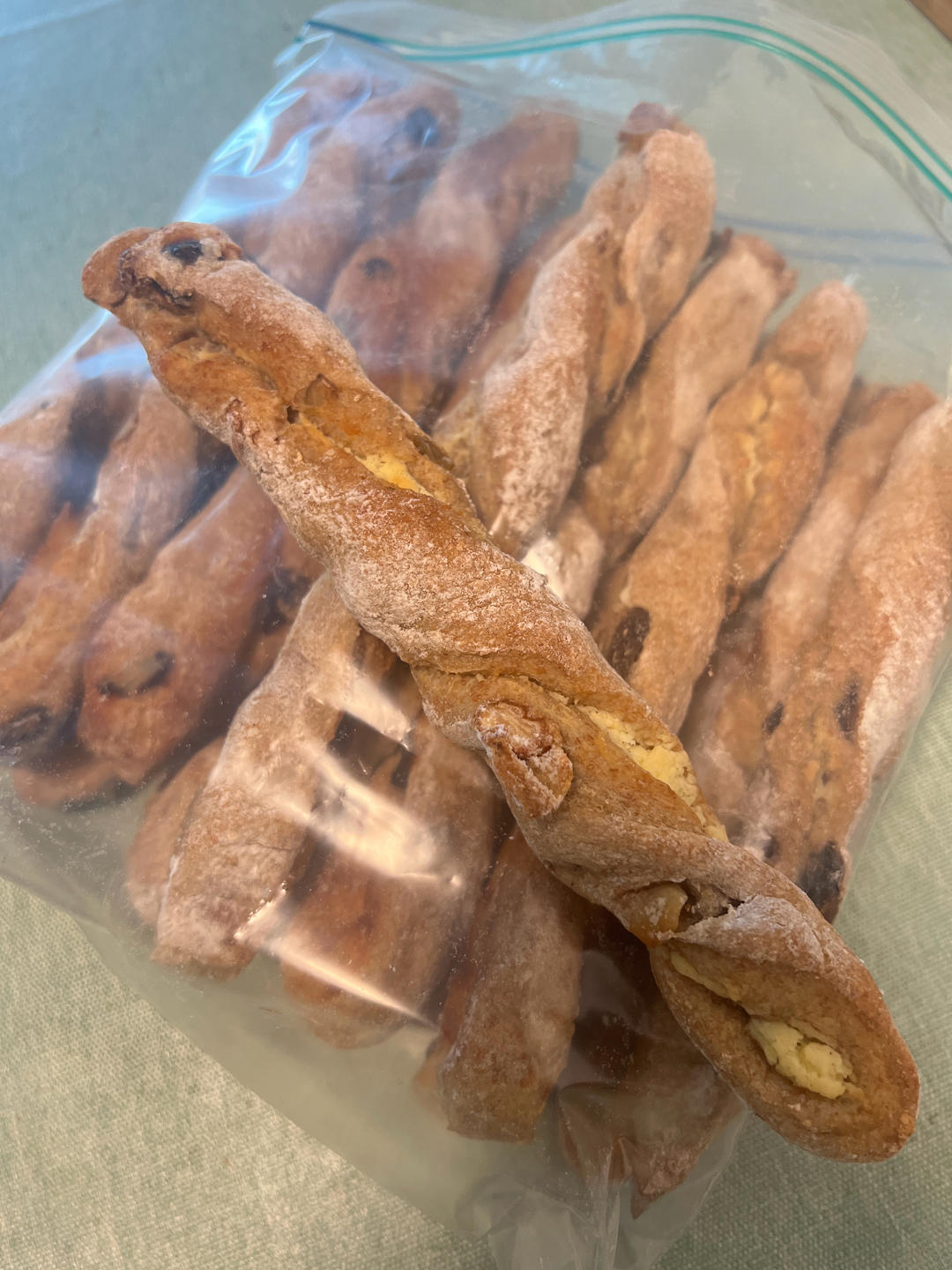 像一根树枝的面包，网红店招牌全麦坚果棒！