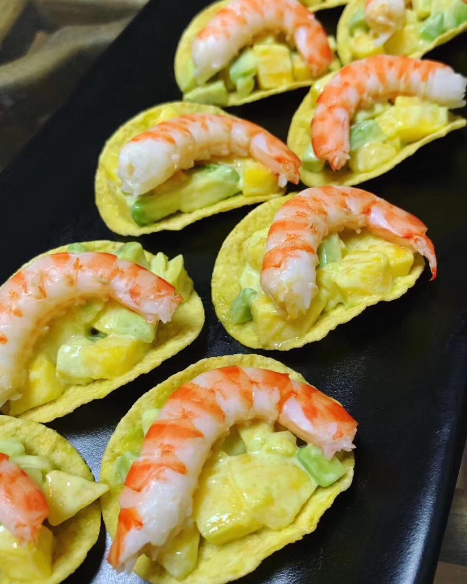【薯片牛油果大虾沙拉】