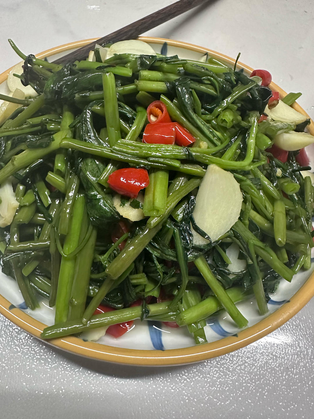 今年才知道，原来粗的空心菜要这么炒！