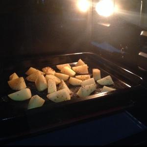 【一人食】黑椒烤马铃薯的做法 步骤1