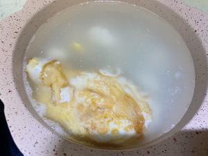 鸡蛋紫菜鱼丸汤（荷包蛋）的做法 步骤4