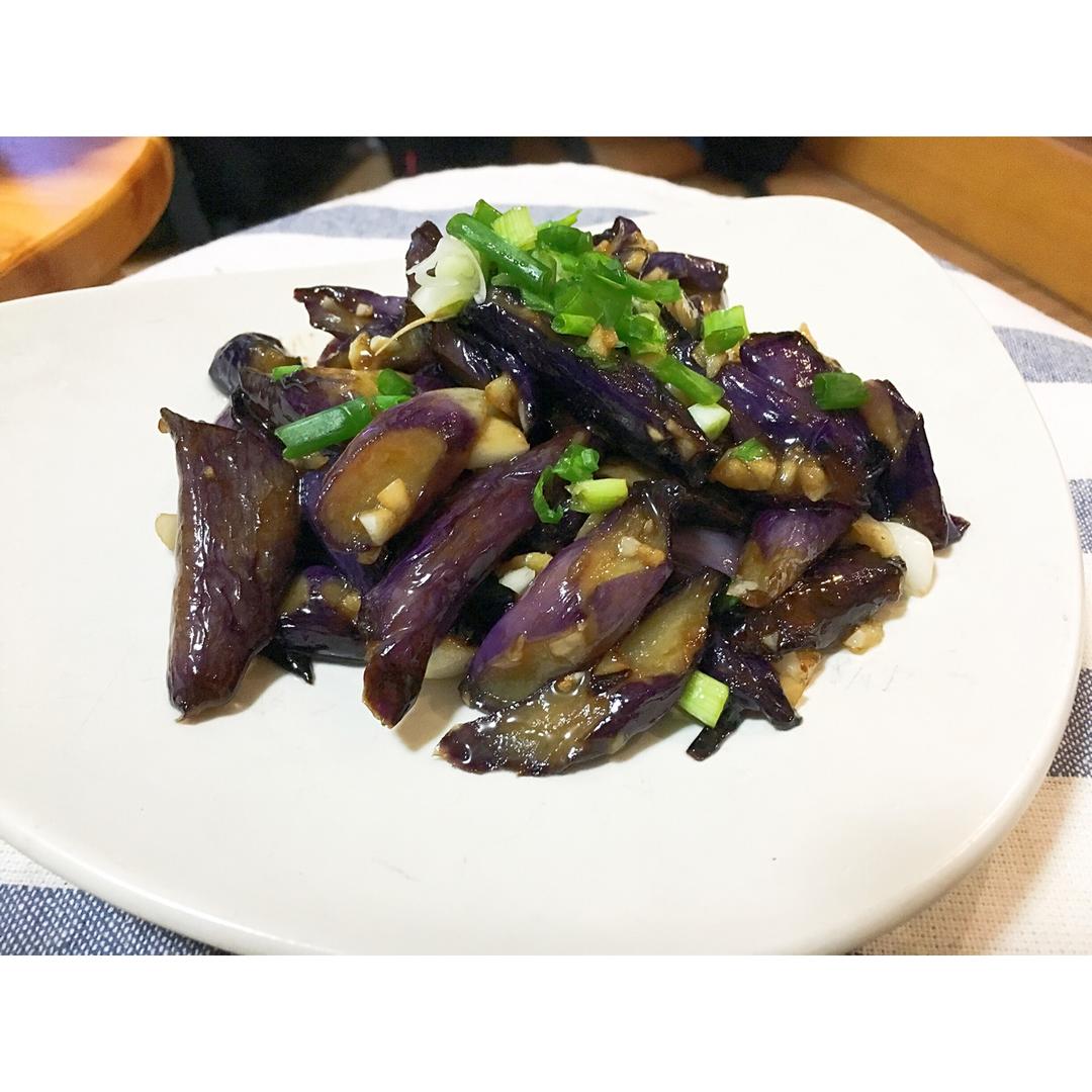红烧茄子（教你炒茄子不变色的小妙招）