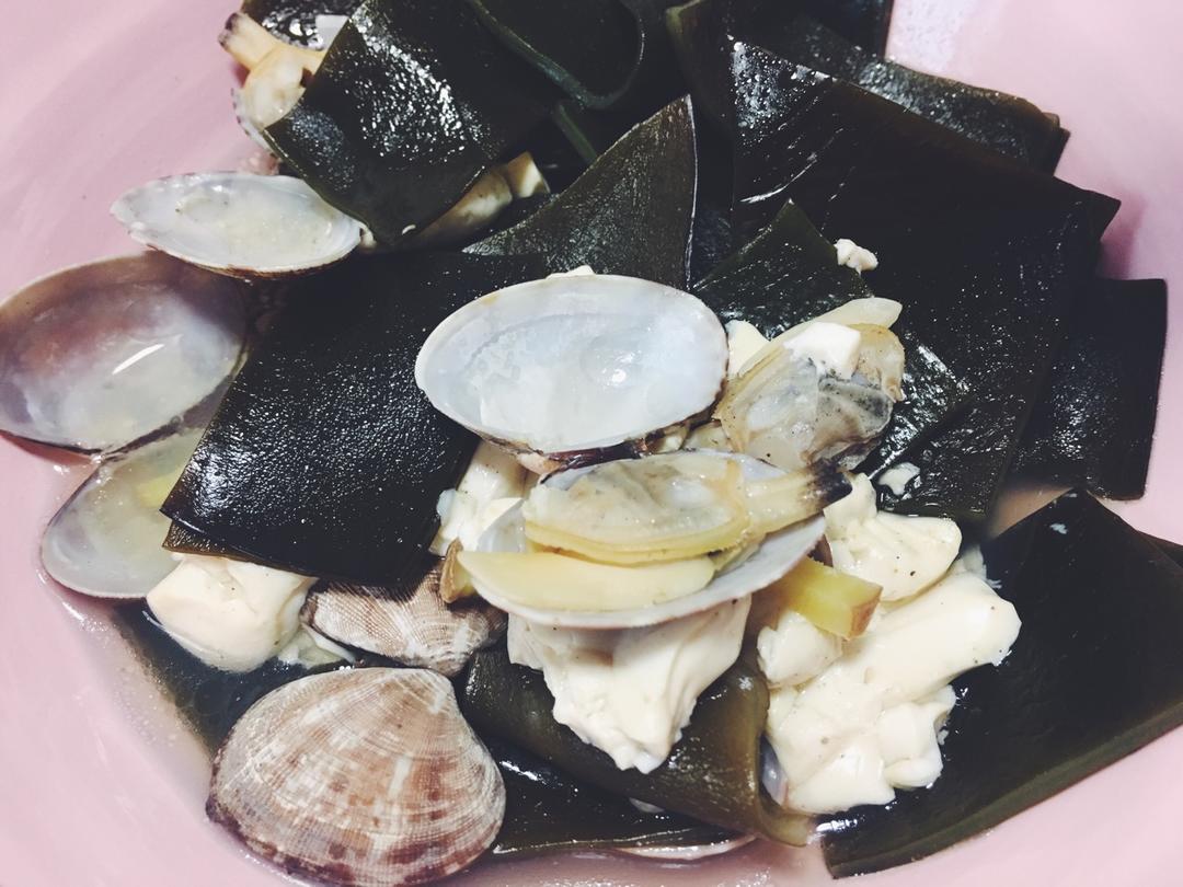 海带豆腐蛤蜊汤