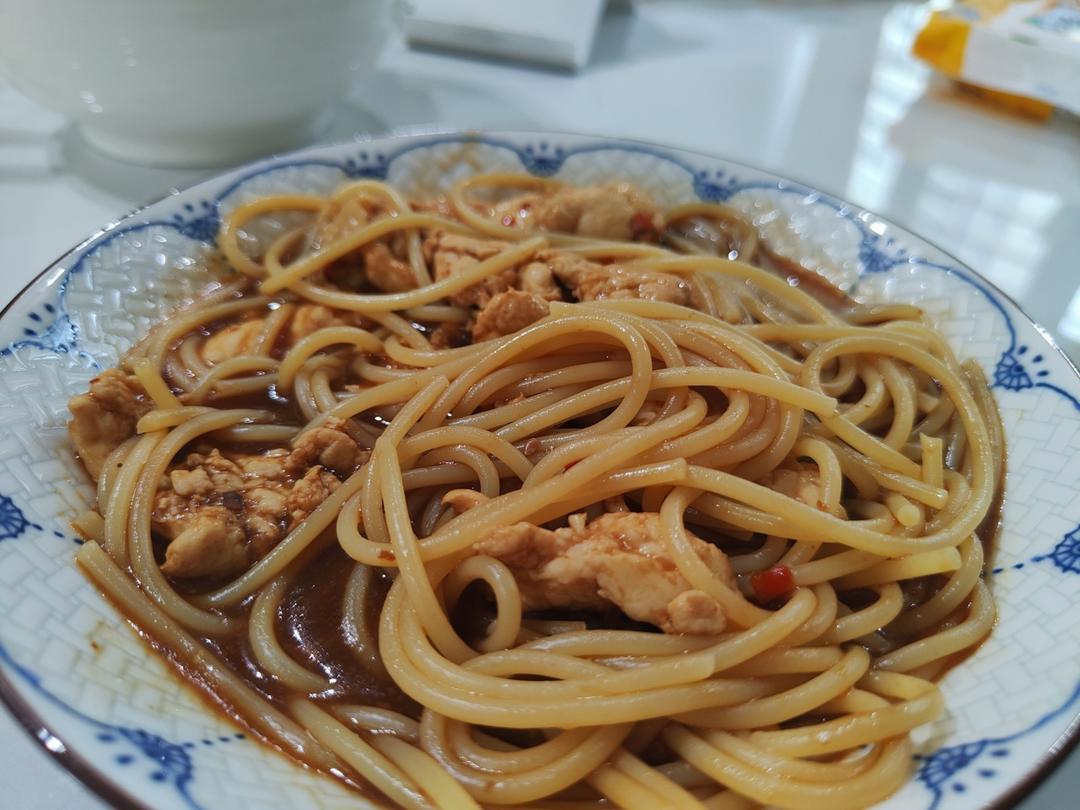 鸡胸炸酱荞麦面｜减脂也能快乐嗦面