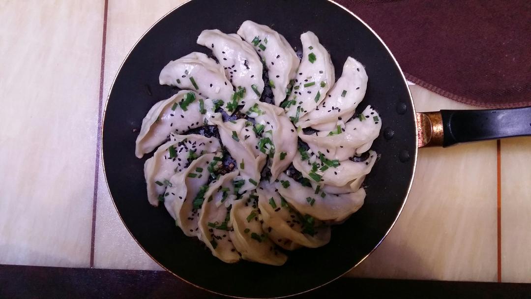 早餐来一锅香脆的生煎饺子