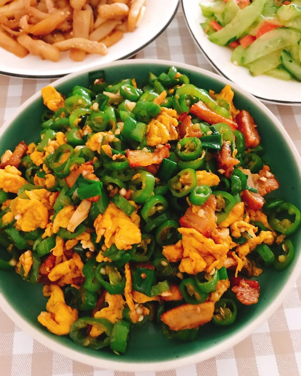 香喷喷的辣椒炒鸡蛋