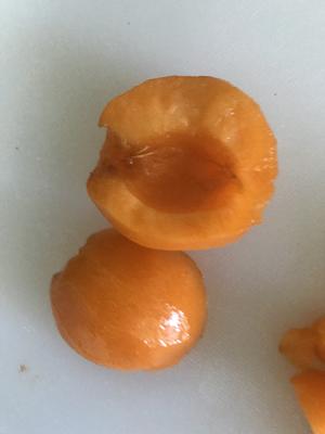 减脂也能吃～黄杏果酱的做法 步骤1