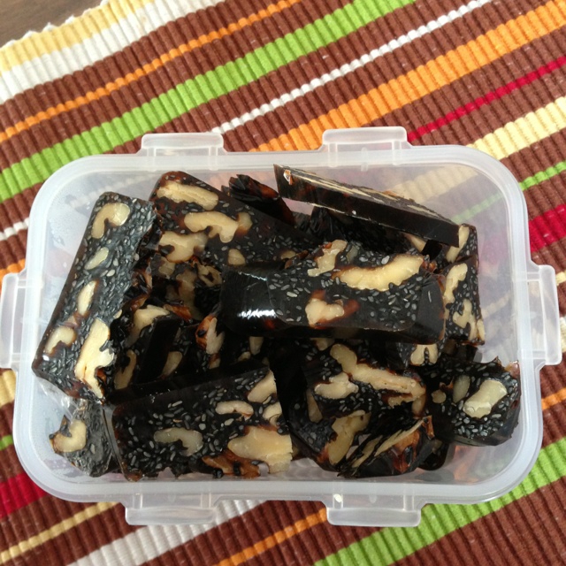 核桃桂圆芝麻红枣阿胶膏