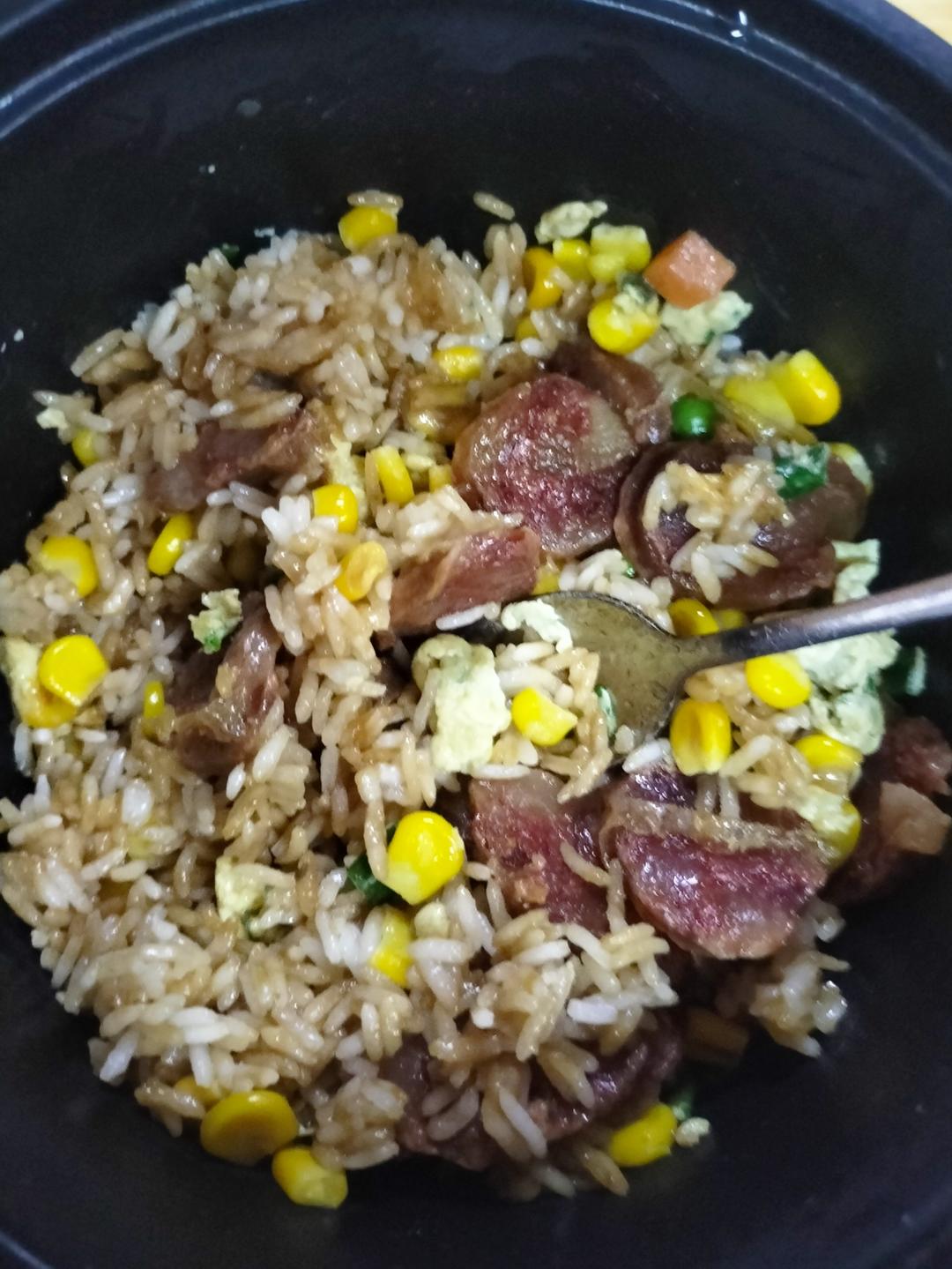 简易煲仔饭-电煮锅加煮蛋器的做法
